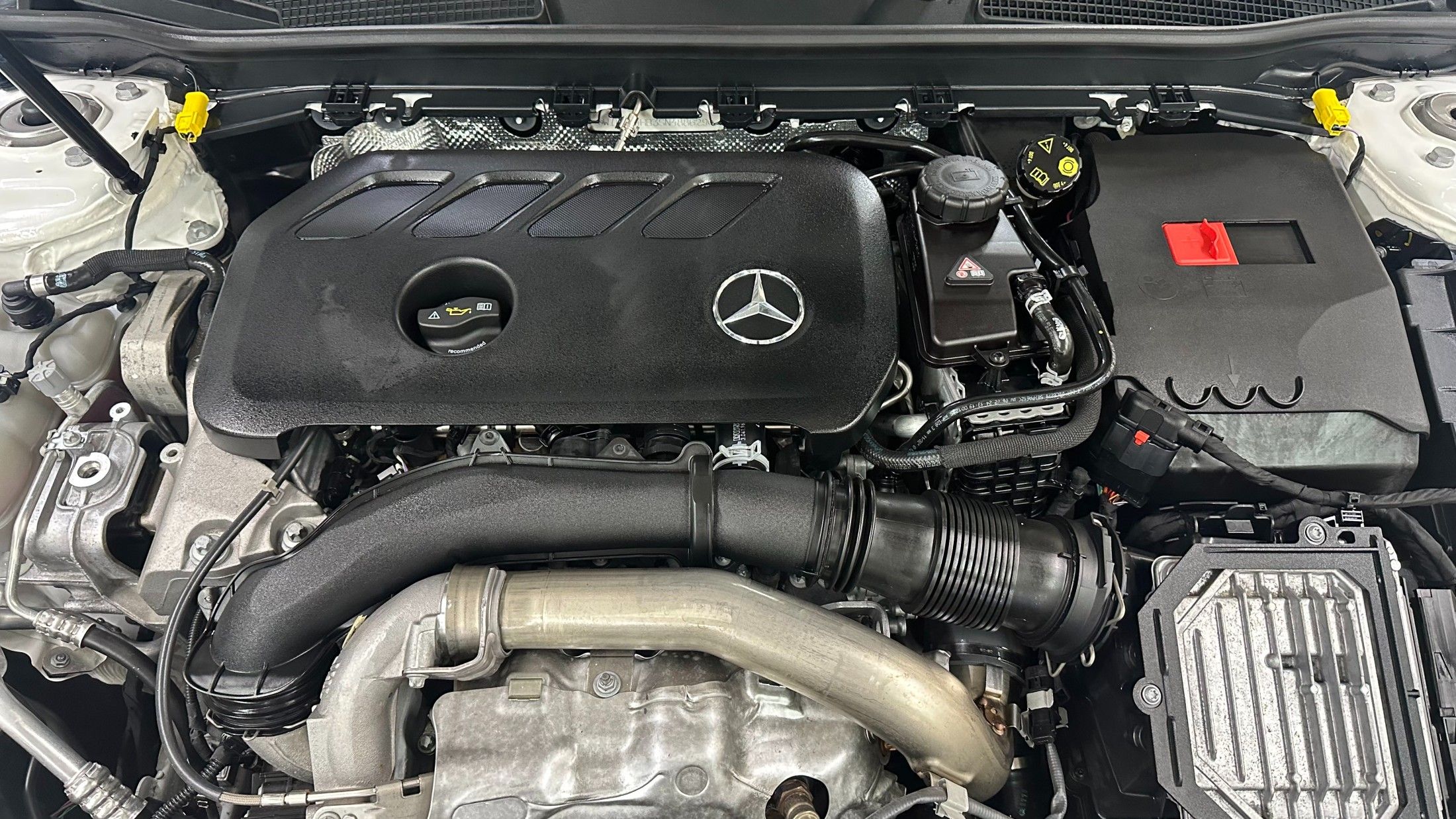 MERCEDES BENZ CLA-CLASS C118 2024