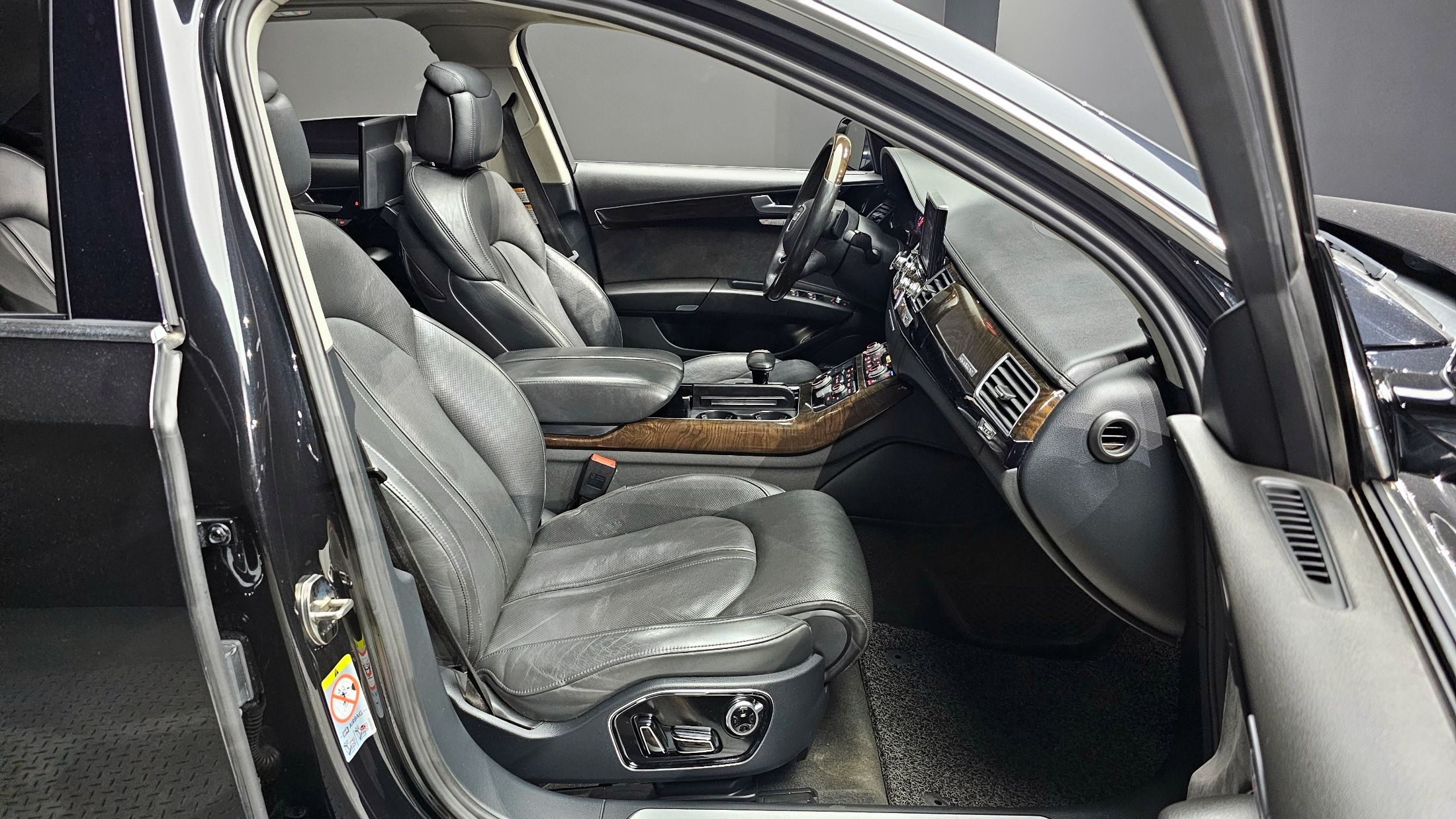 AUDI A8 2015