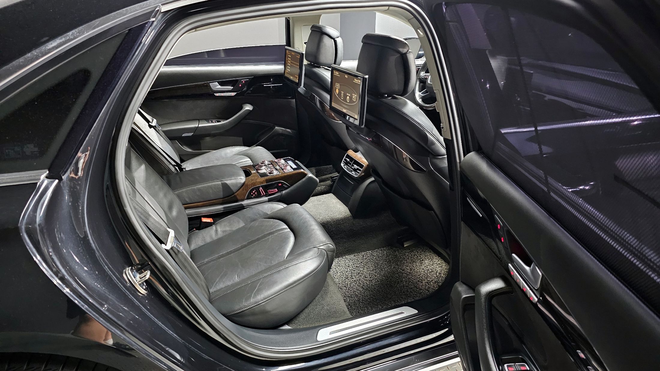 AUDI A8 2015