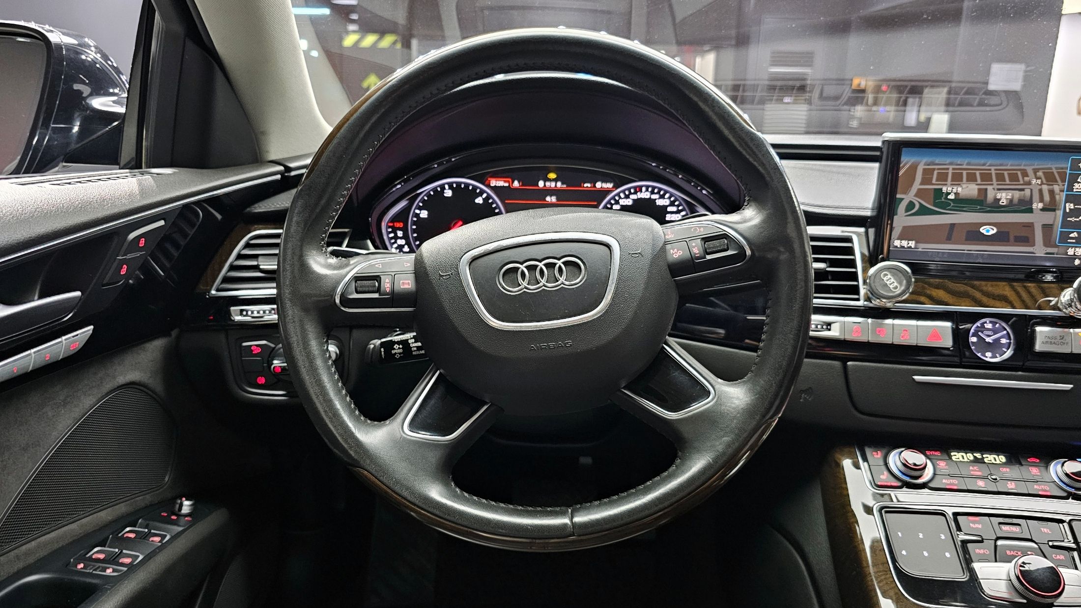 AUDI A8 2015