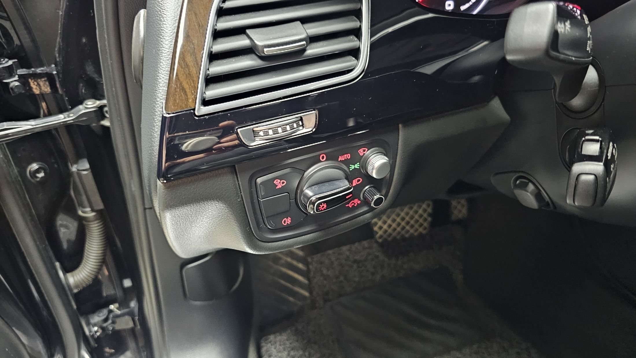 AUDI A8 2015
