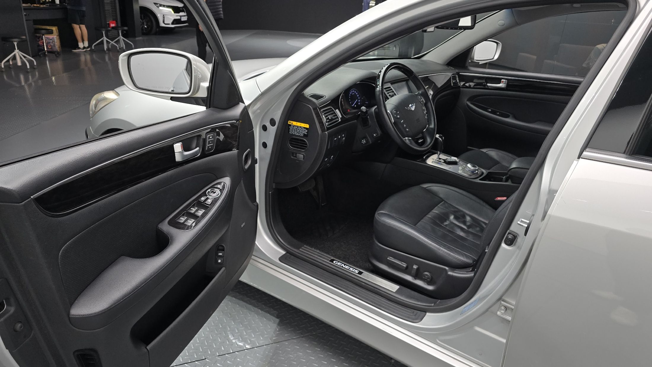 HYUNDAI GENESIS 2013