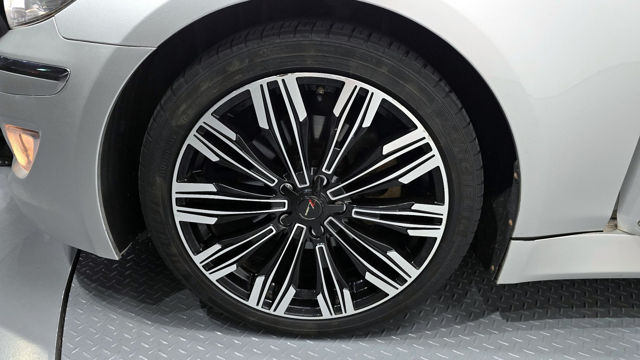 HYUNDAI GENESIS 2013
