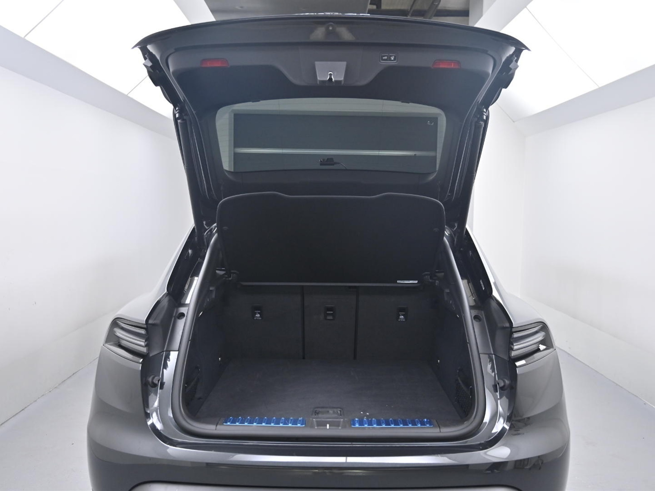 PORSCHE MACAN EV 2025