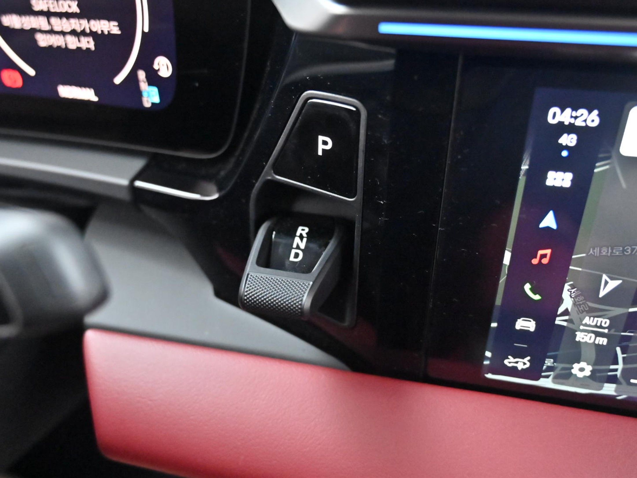 PORSCHE MACAN EV 2025