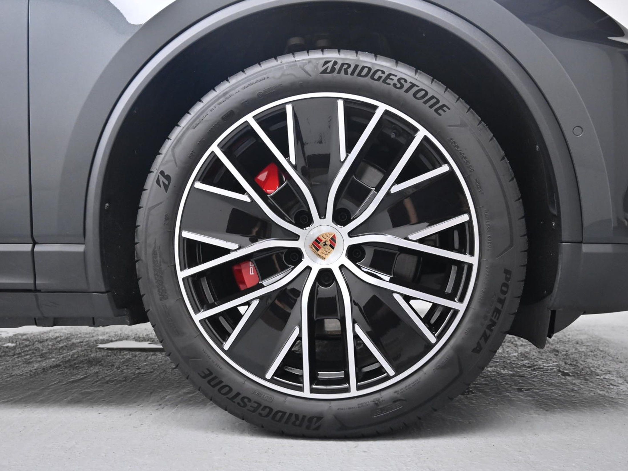 PORSCHE MACAN EV 2025