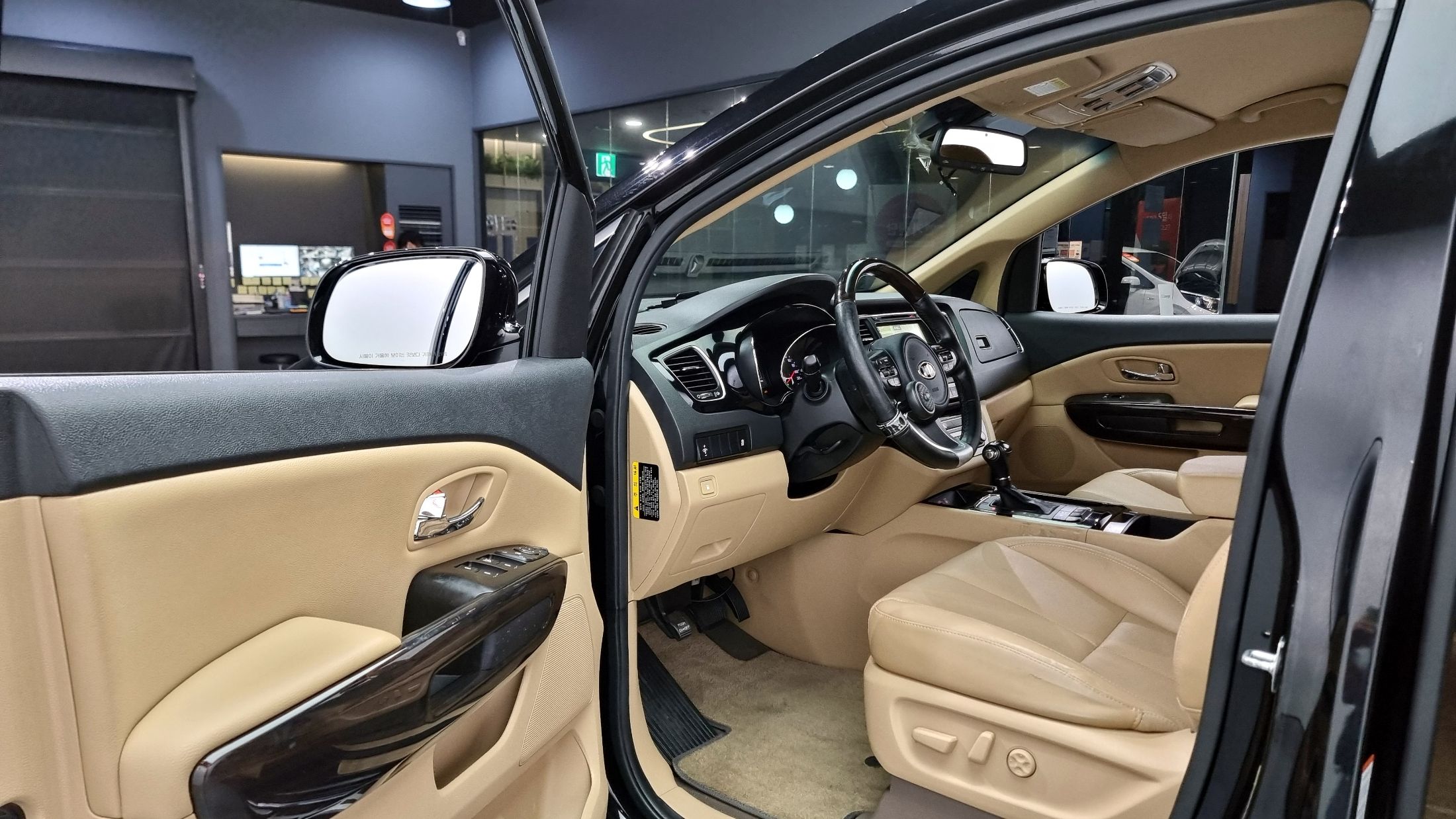 KIA CARNIVAL 2016