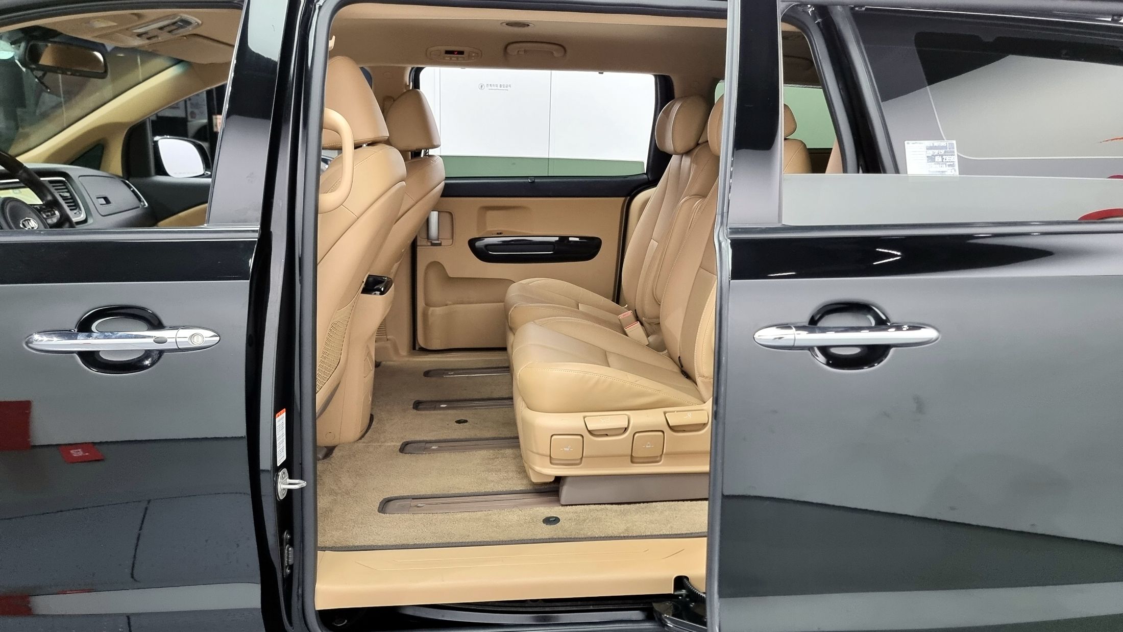 KIA CARNIVAL 2016