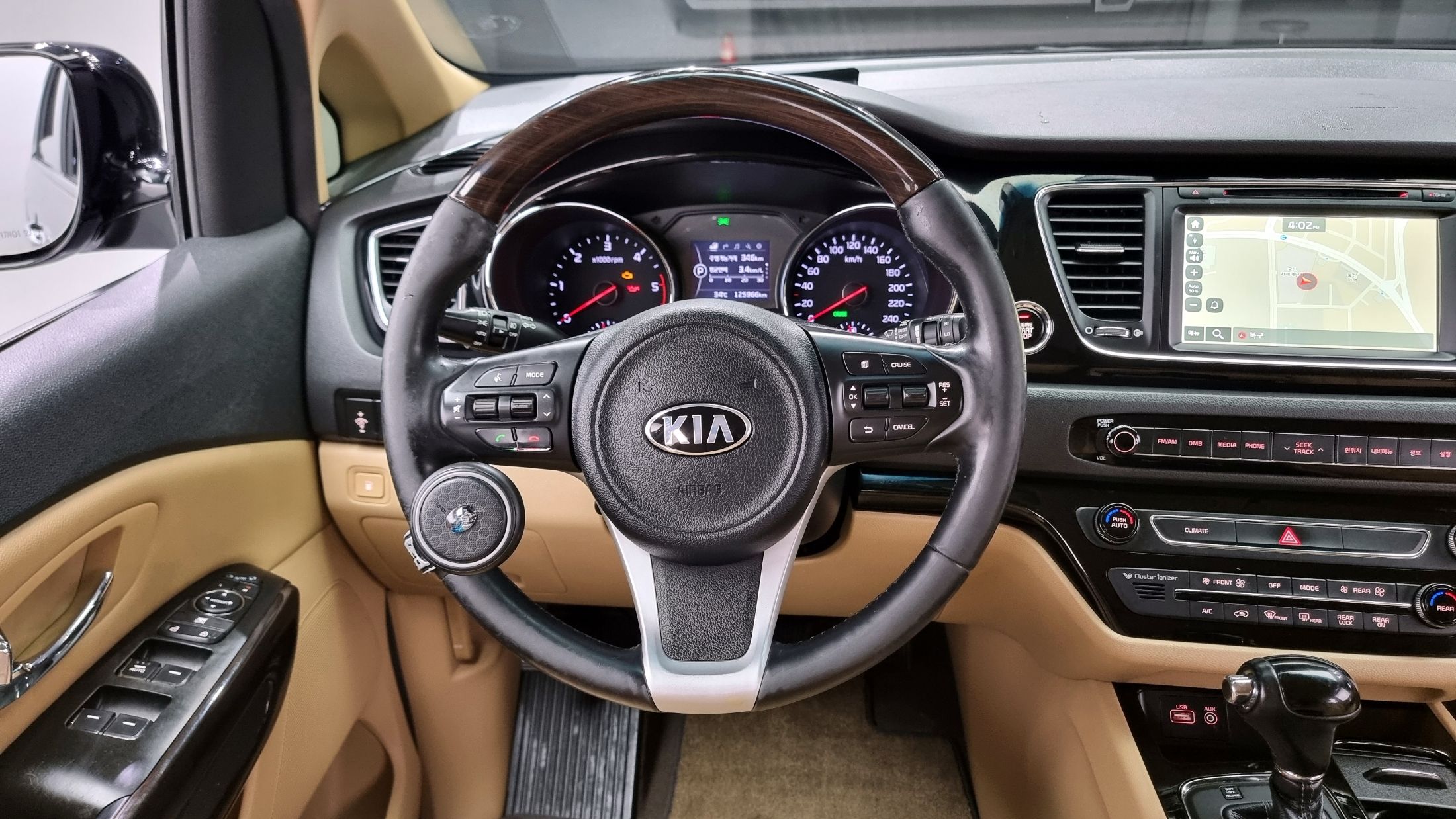 KIA CARNIVAL 2016