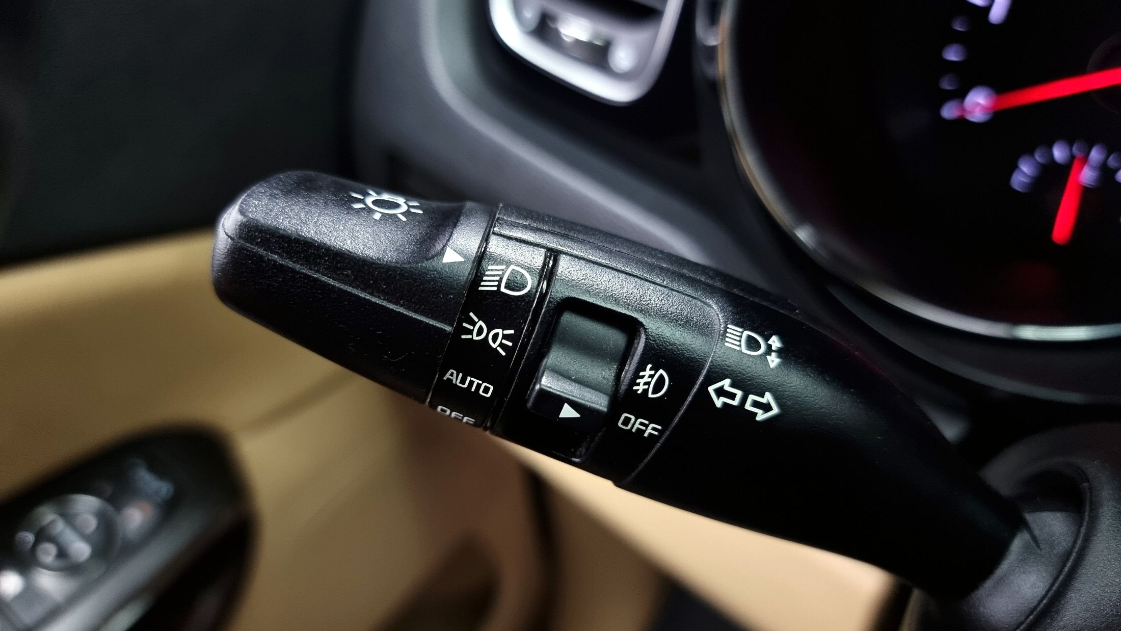 KIA CARNIVAL 2016