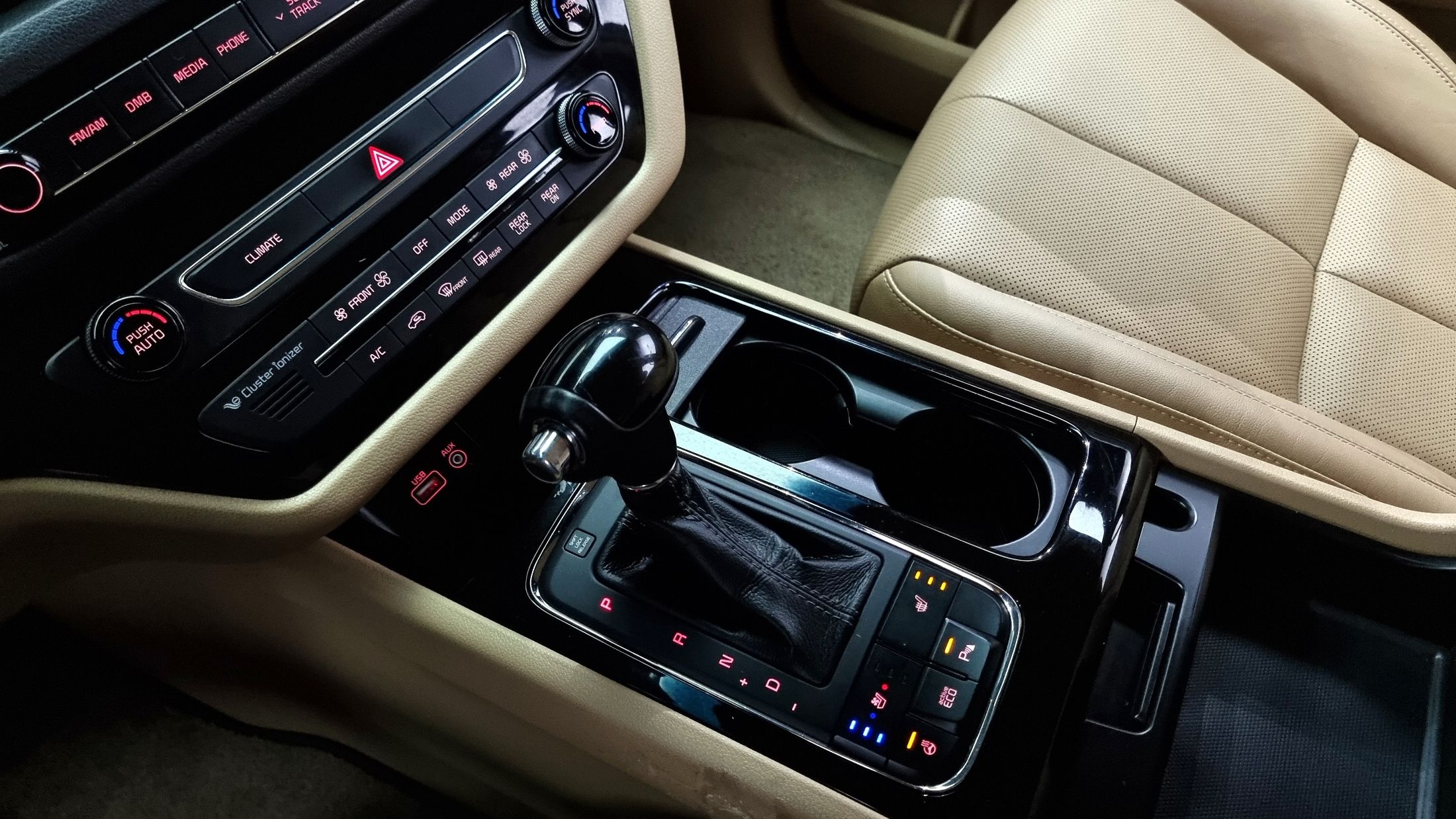 KIA CARNIVAL 2016