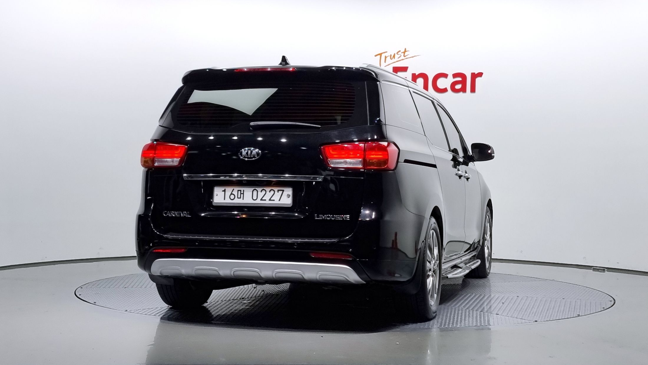 KIA CARNIVAL 2016