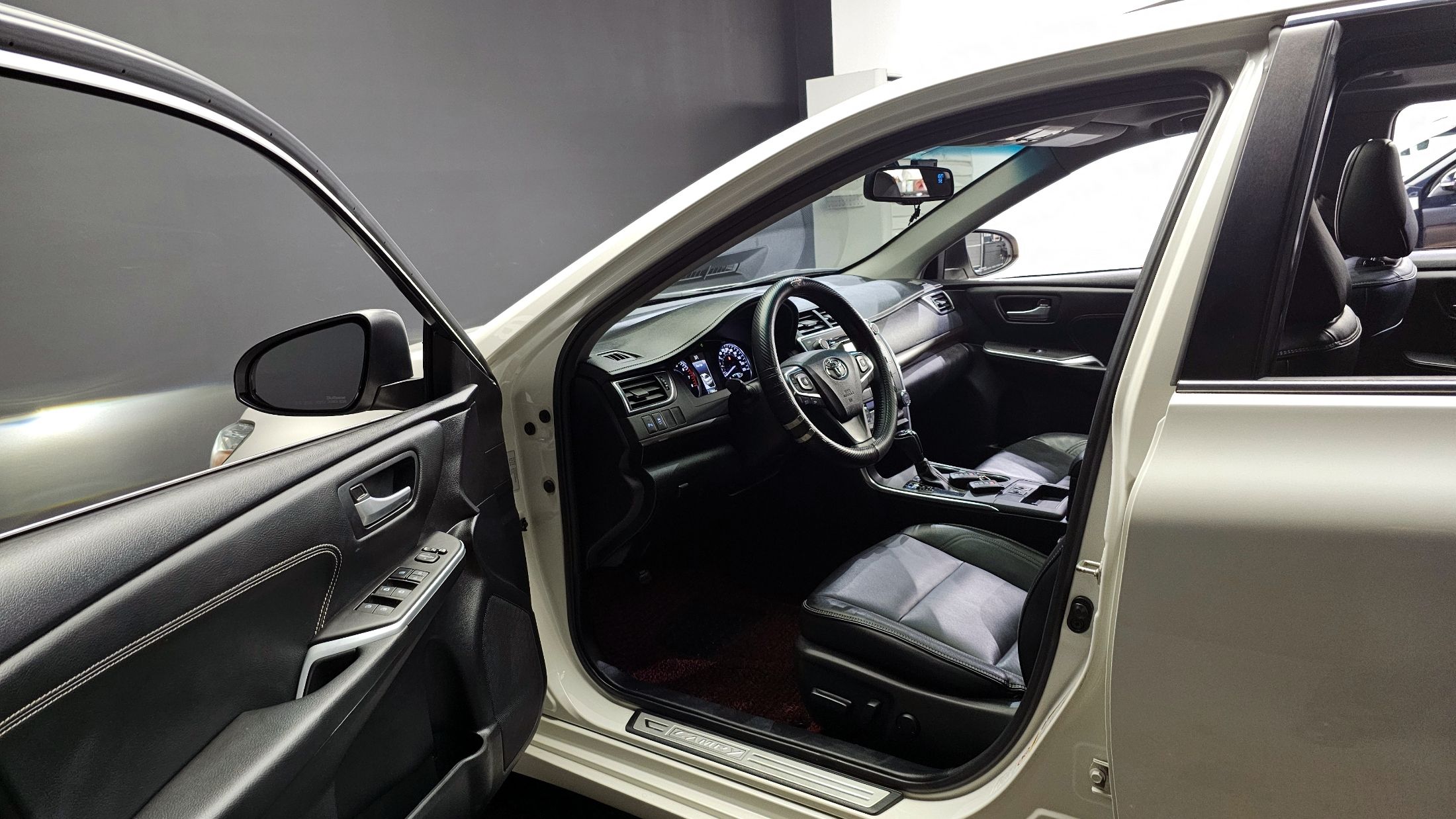 TOYOTA CAMRY 2015