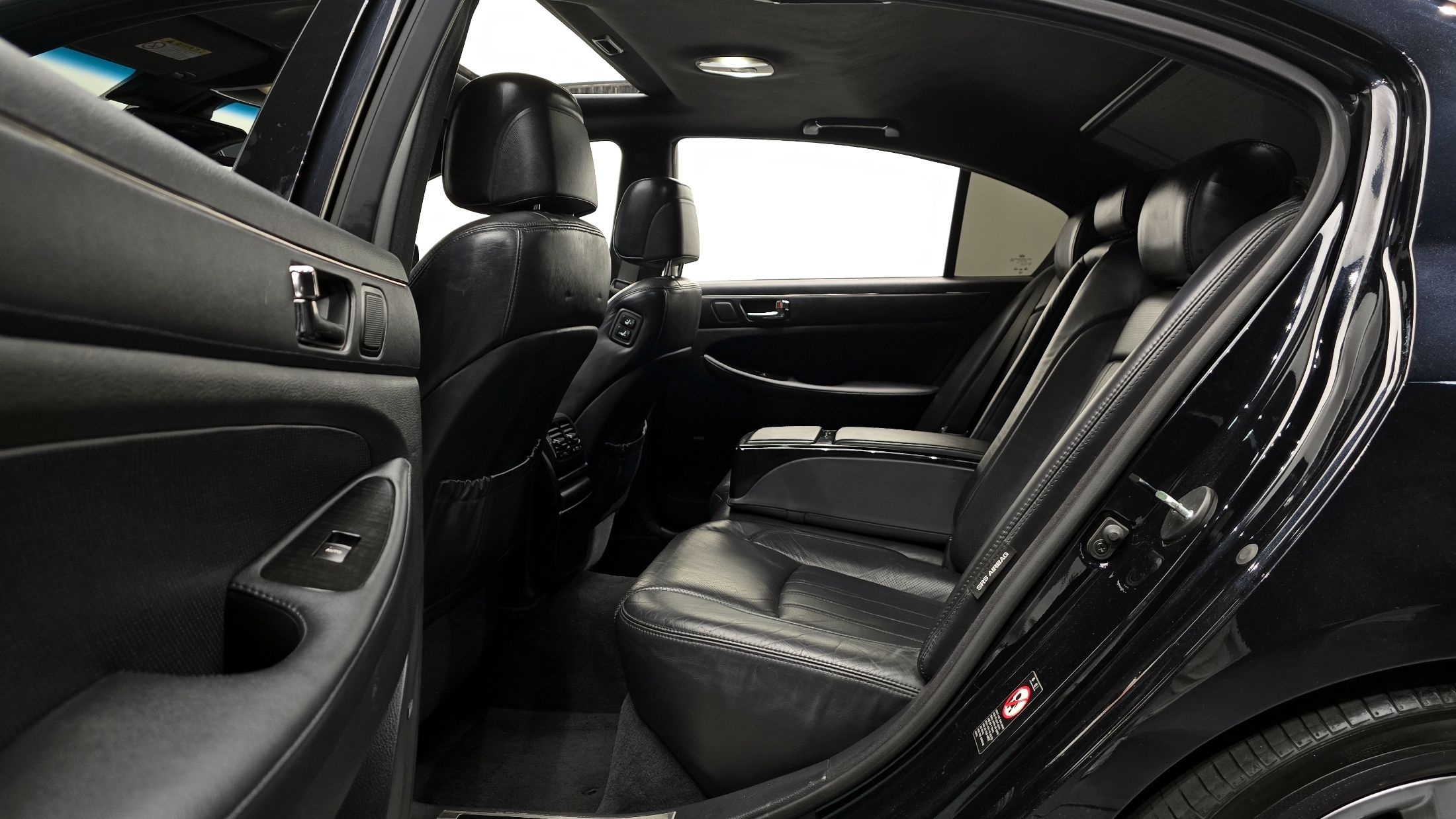 HYUNDAI GENESIS 2011