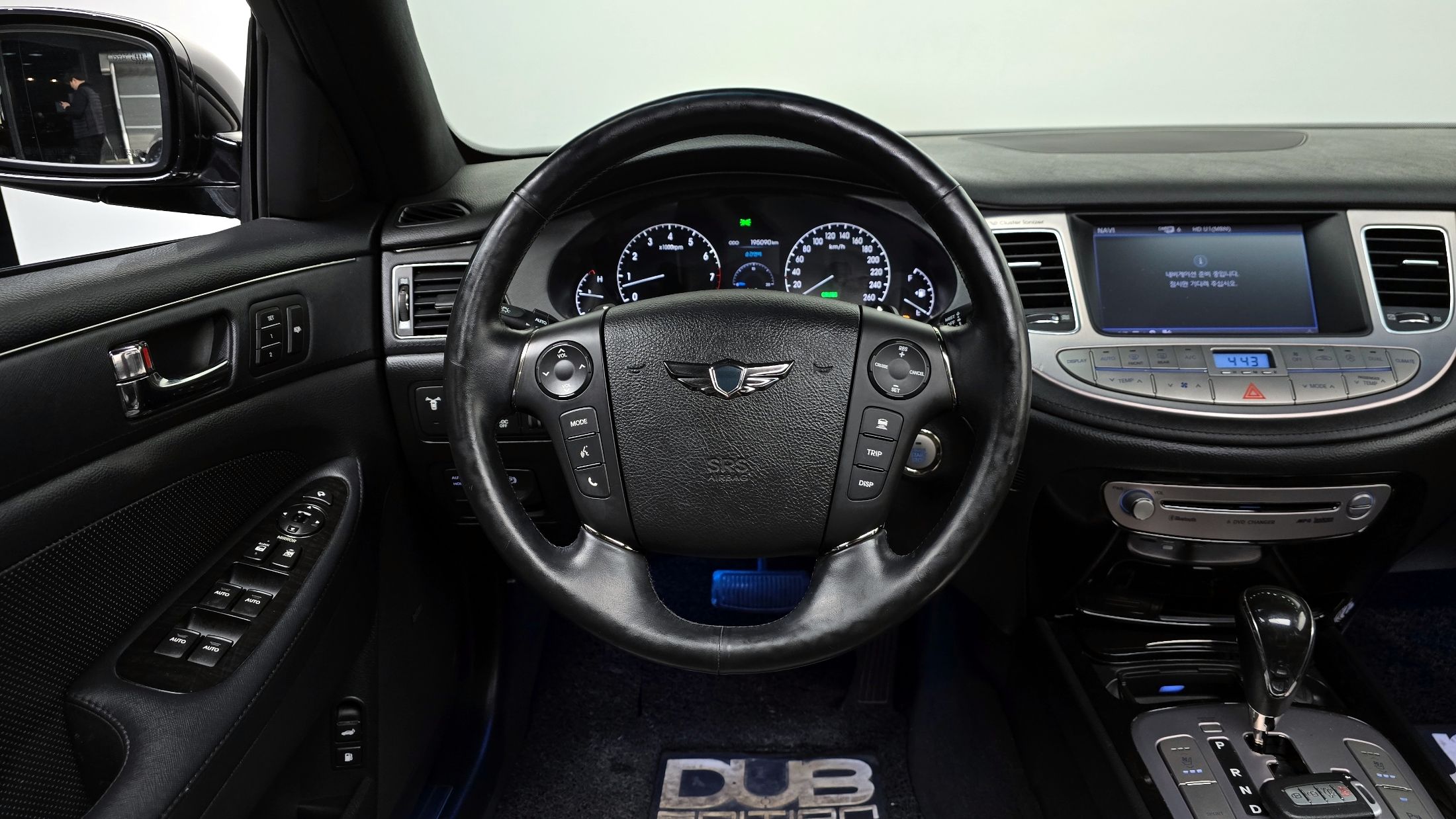 HYUNDAI GENESIS 2011