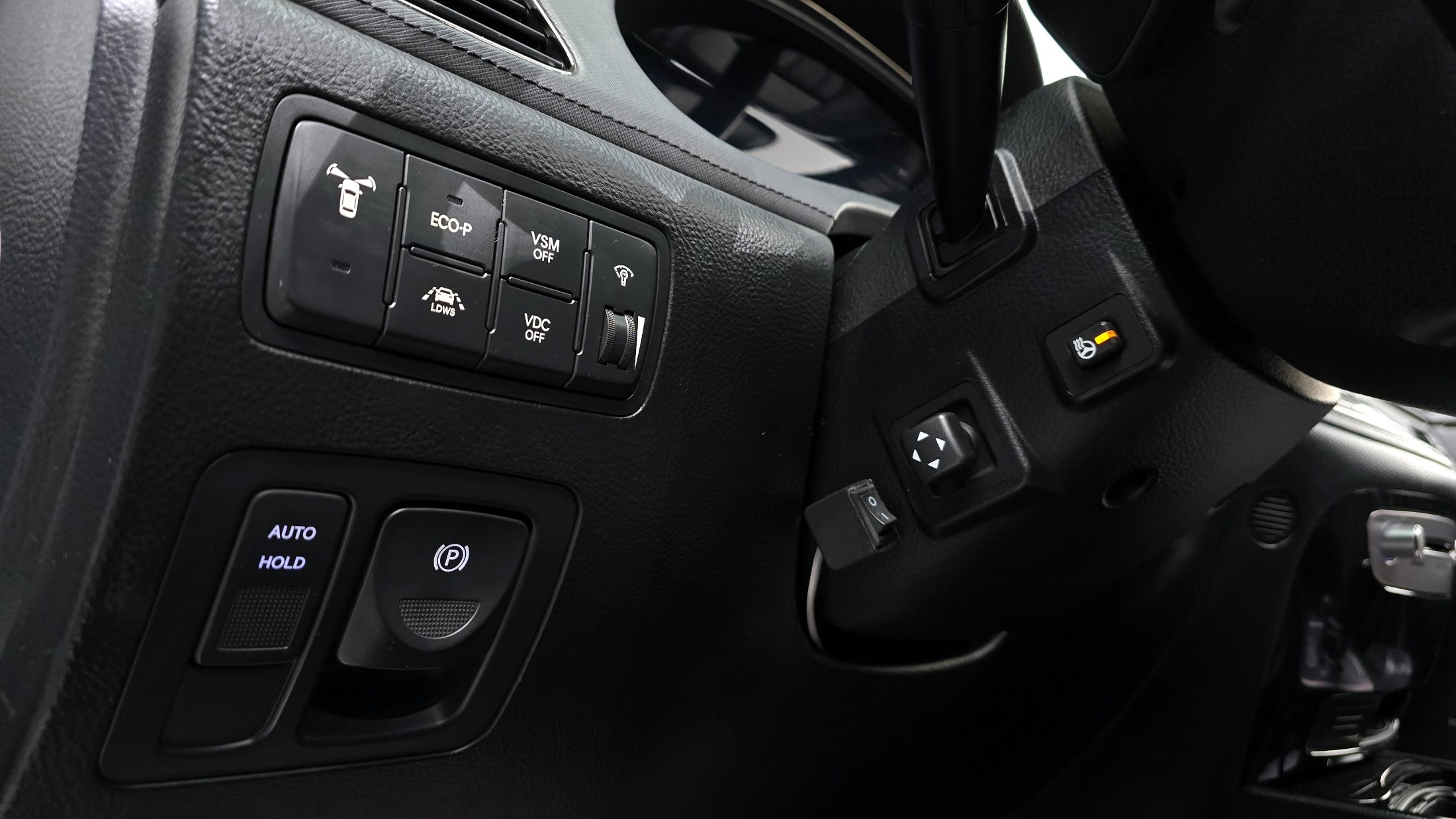 HYUNDAI GENESIS 2011