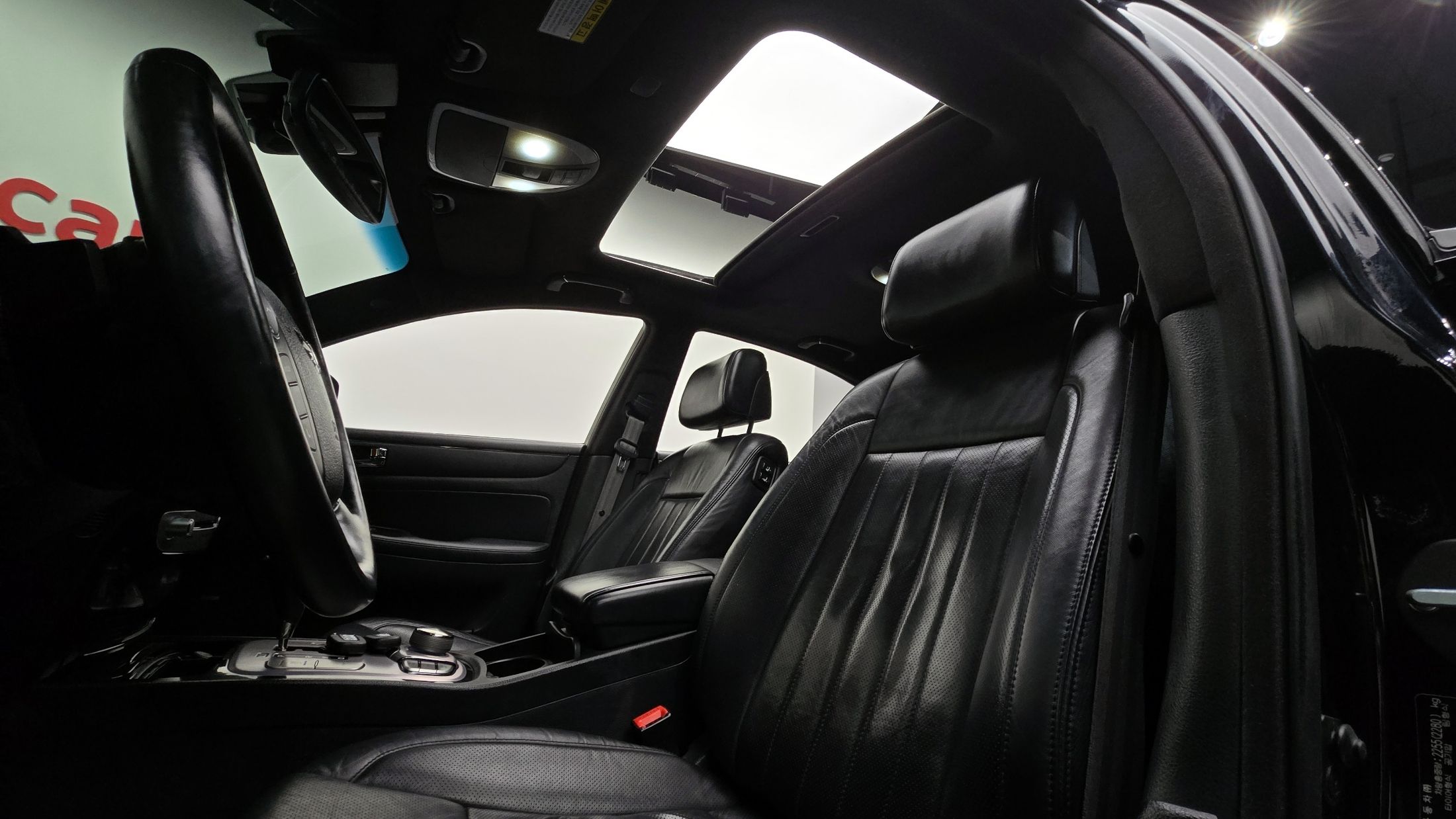 HYUNDAI GENESIS 2011