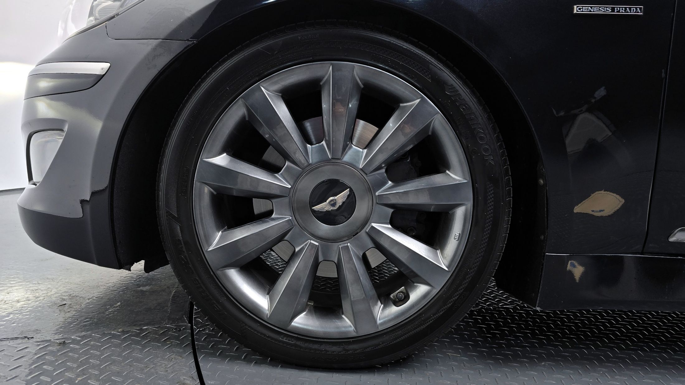 HYUNDAI GENESIS 2011