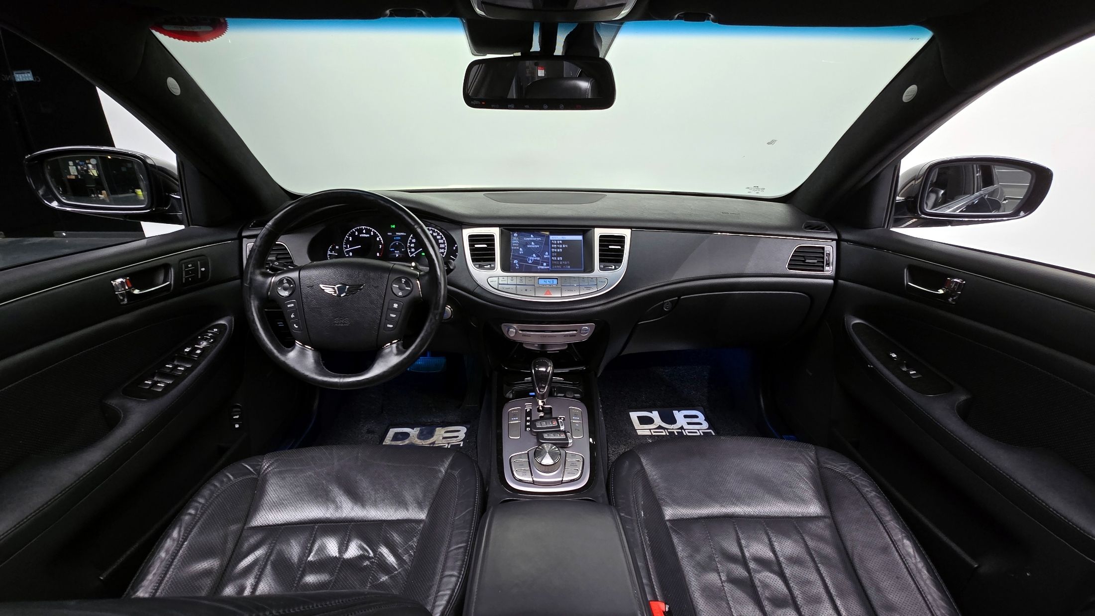 HYUNDAI GENESIS 2011