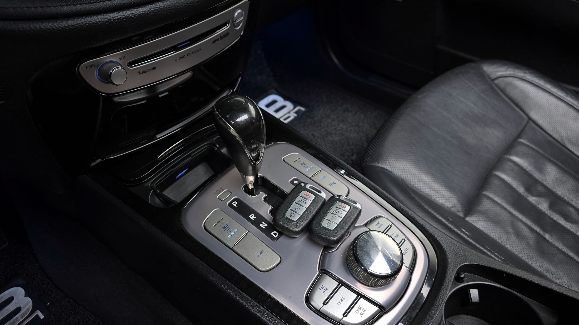 HYUNDAI GENESIS 2011