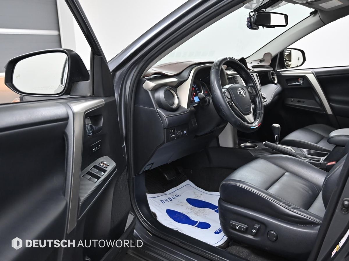 TOYOTA RAV4 2015