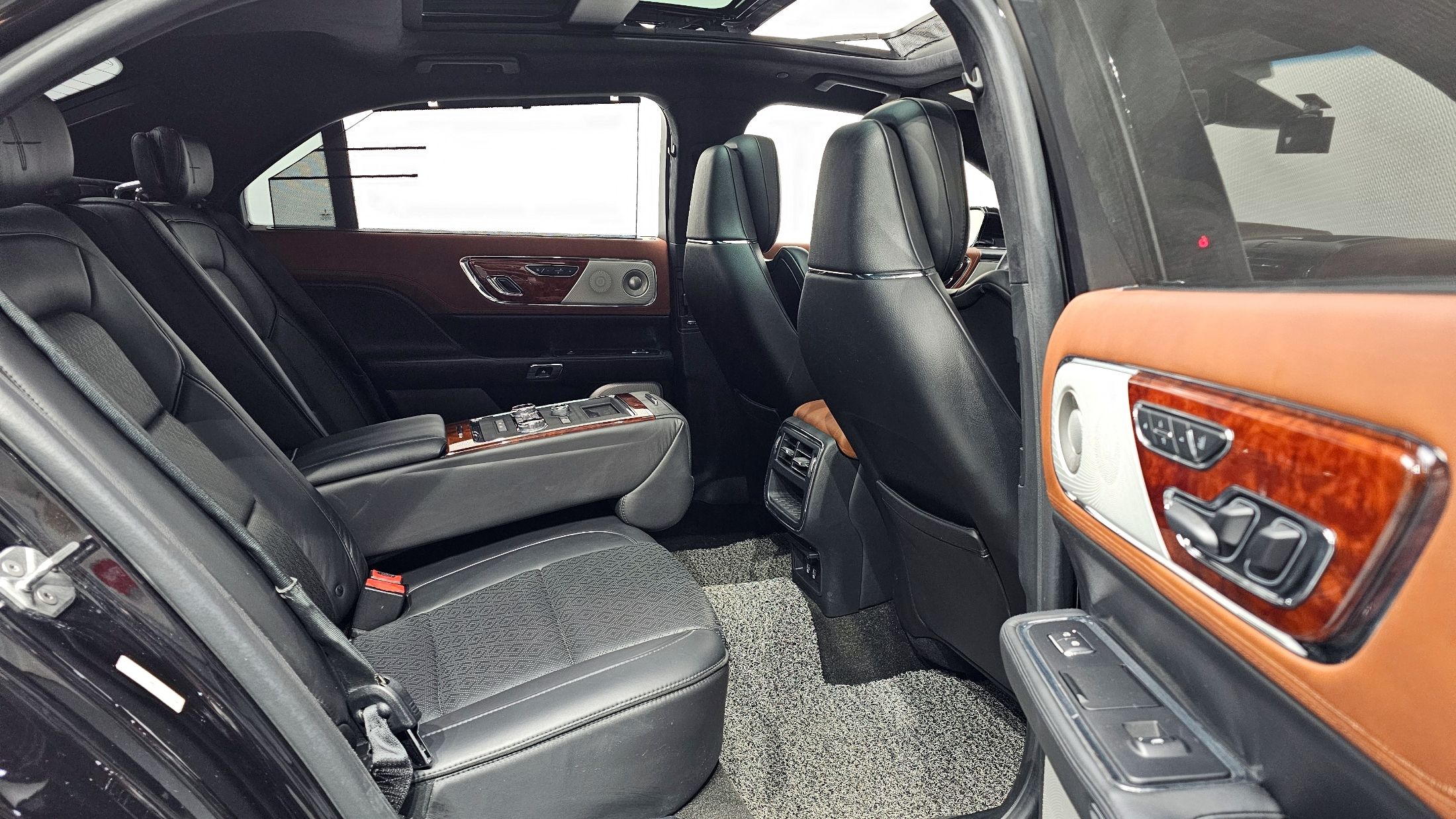 LINCOLN CONTINENTAL 2019