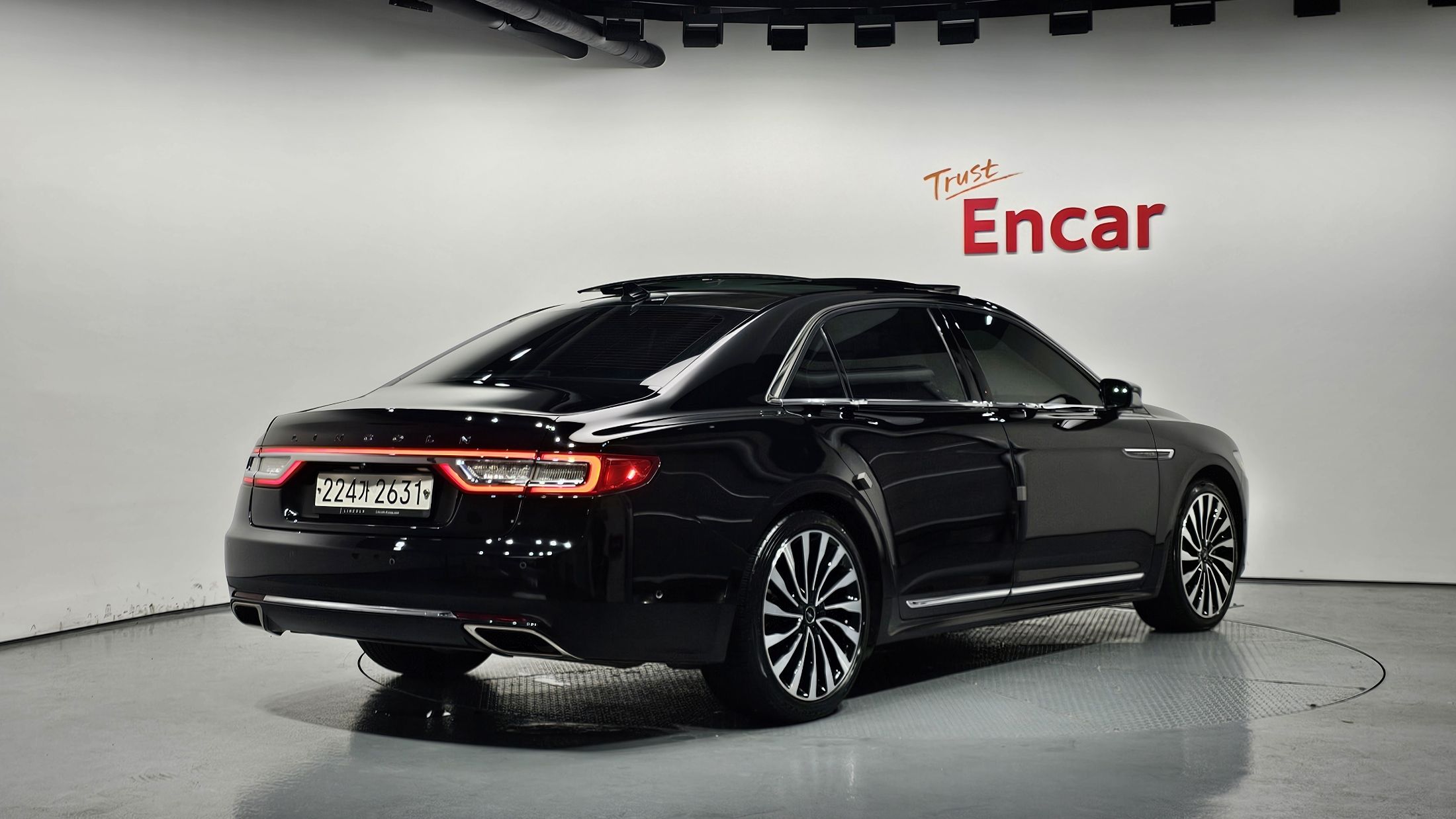 LINCOLN CONTINENTAL 2019