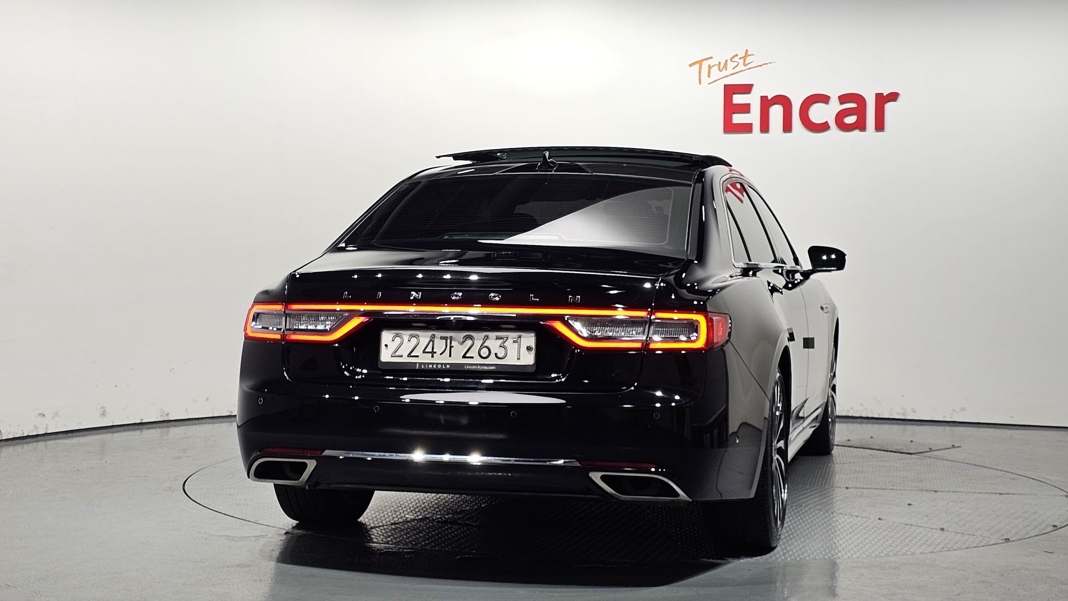 LINCOLN CONTINENTAL 2019