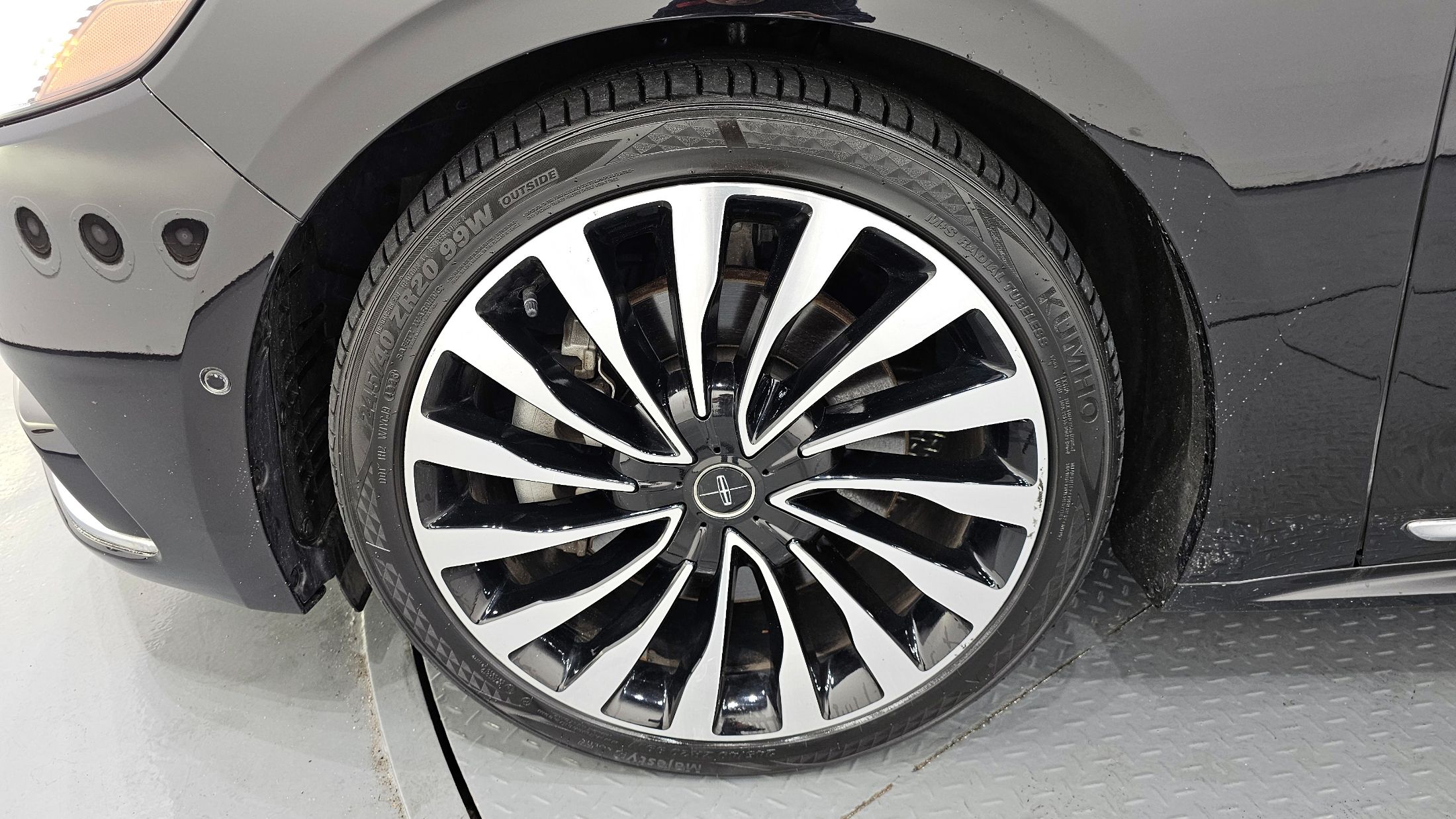 LINCOLN CONTINENTAL 2019