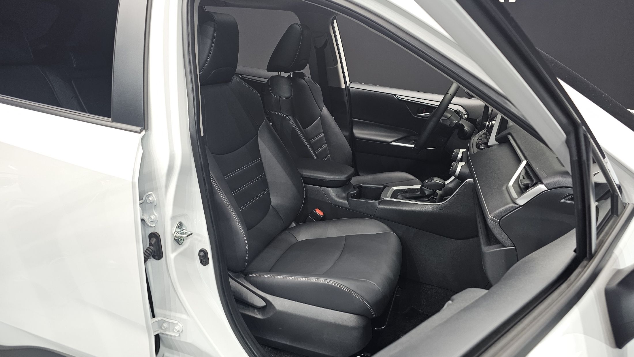 TOYOTA RAV4 2023