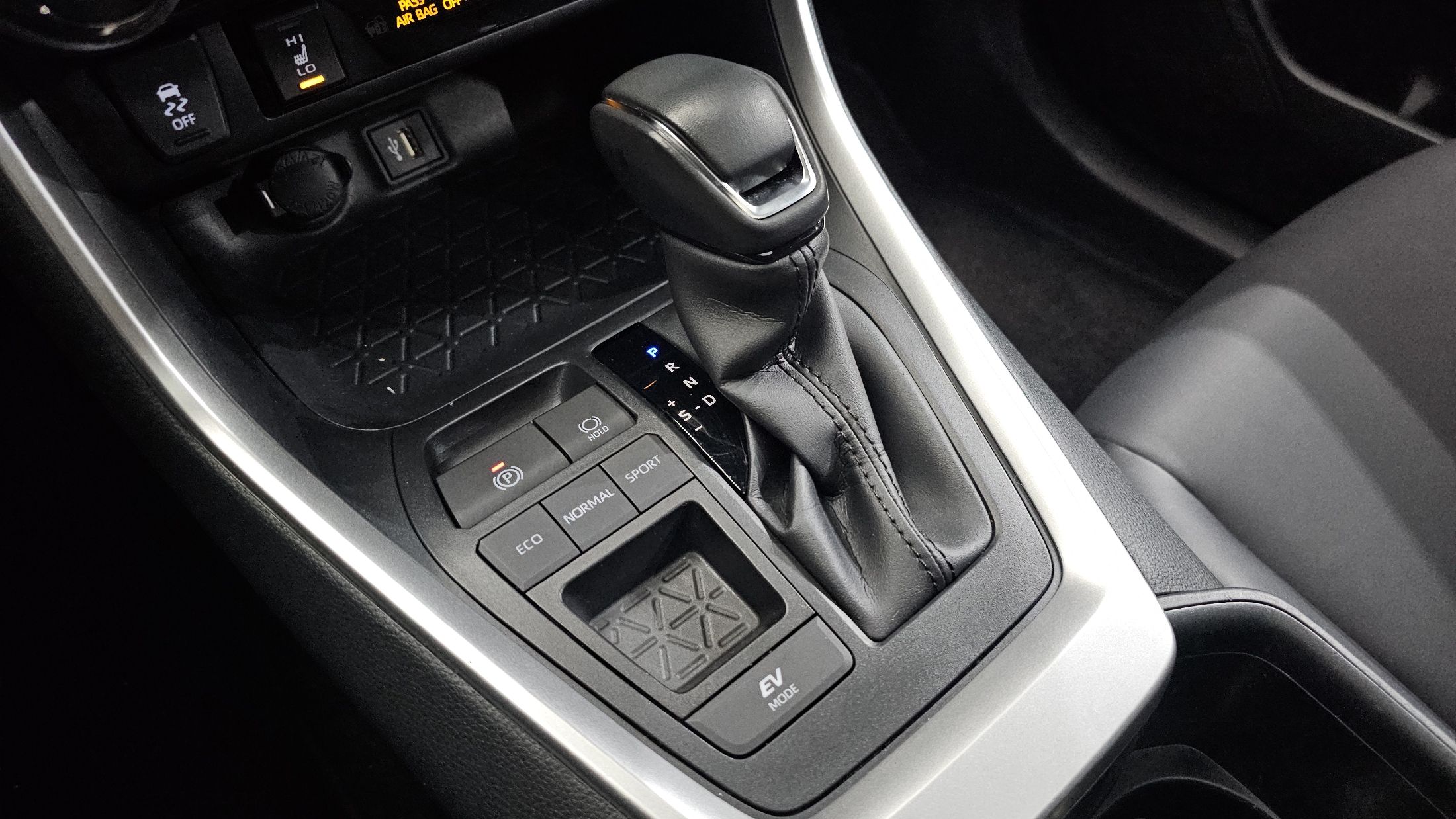 TOYOTA RAV4 2023