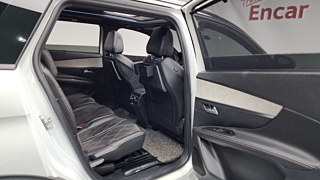 PEUGEOT 5008 2018