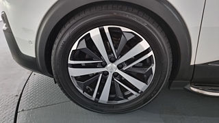 PEUGEOT 5008 2018