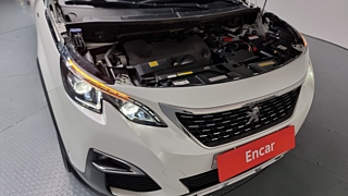 PEUGEOT 5008 2018