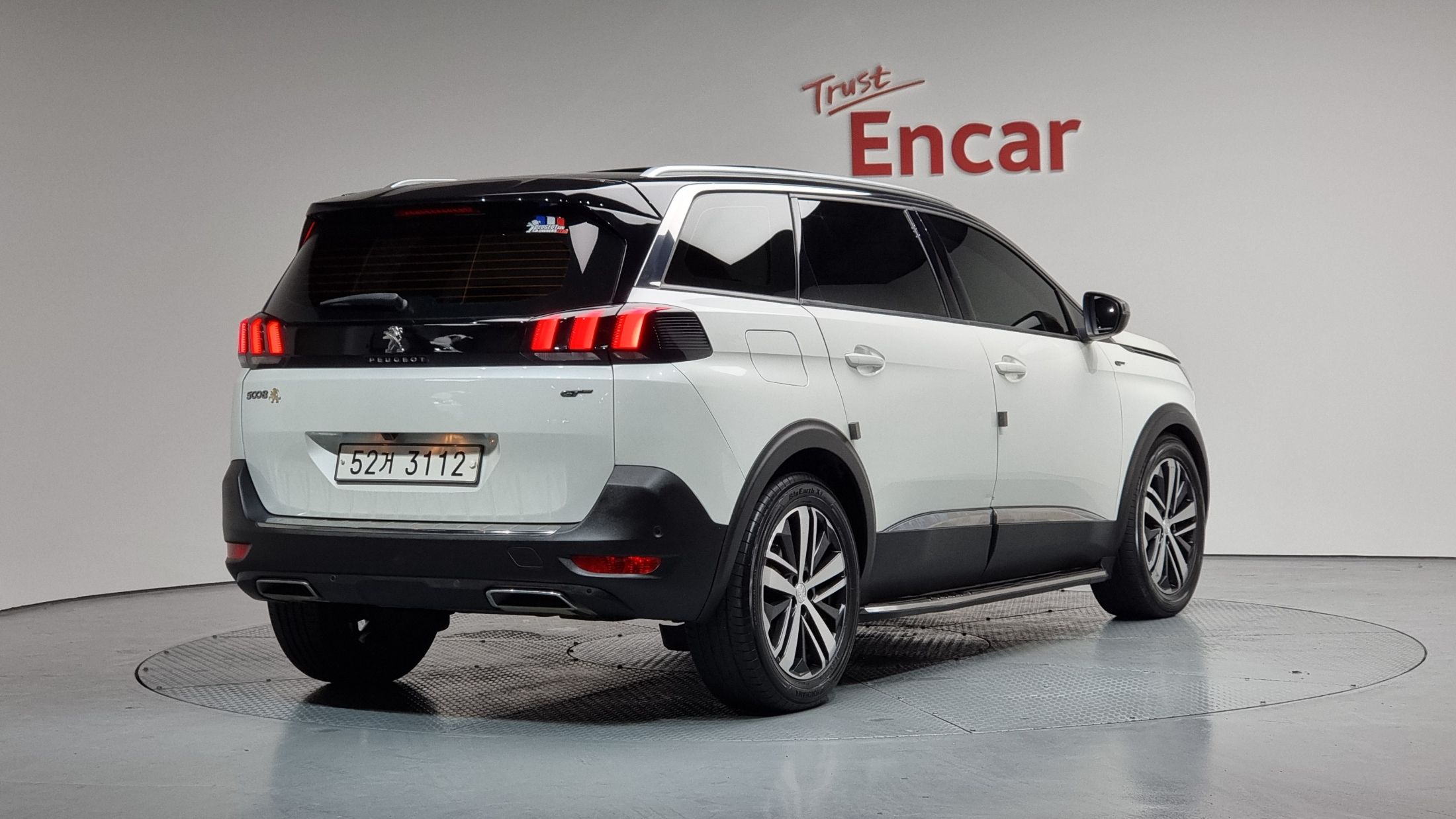 PEUGEOT 5008 2018
