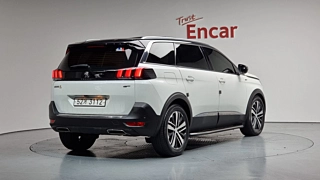 PEUGEOT 5008 2018