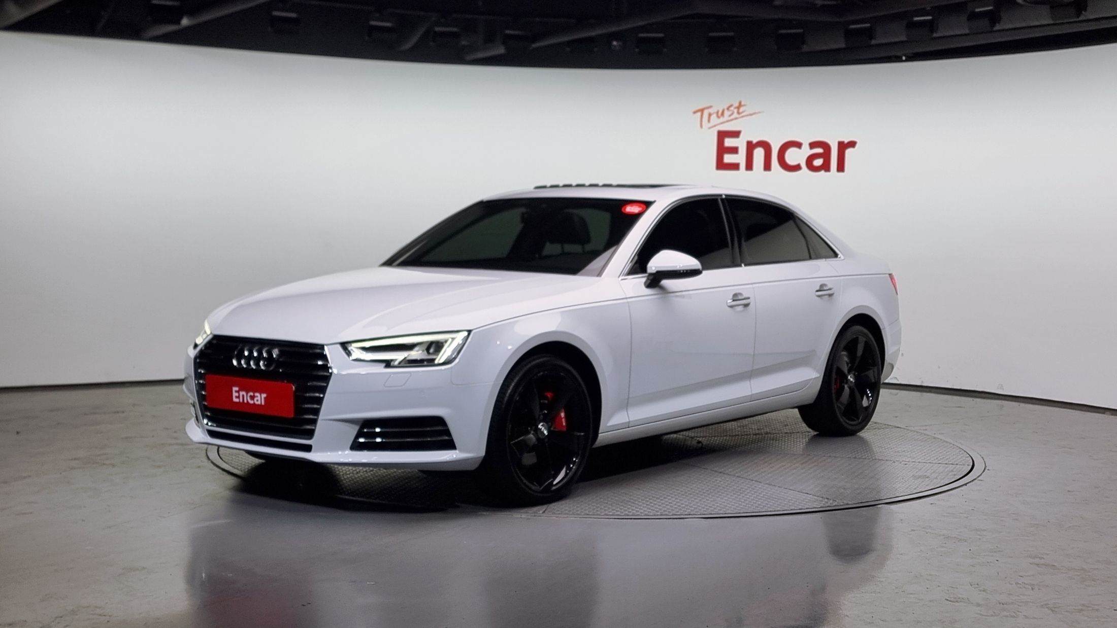 AUDI A4 B9 2016