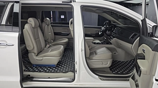 KIA CARNIVAL  9 Seater Noblesse Special 2020