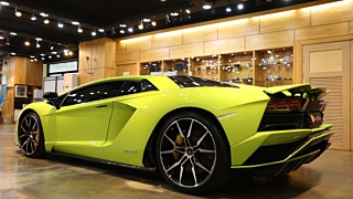 LAMBORGHINI AVENTADOR 2018