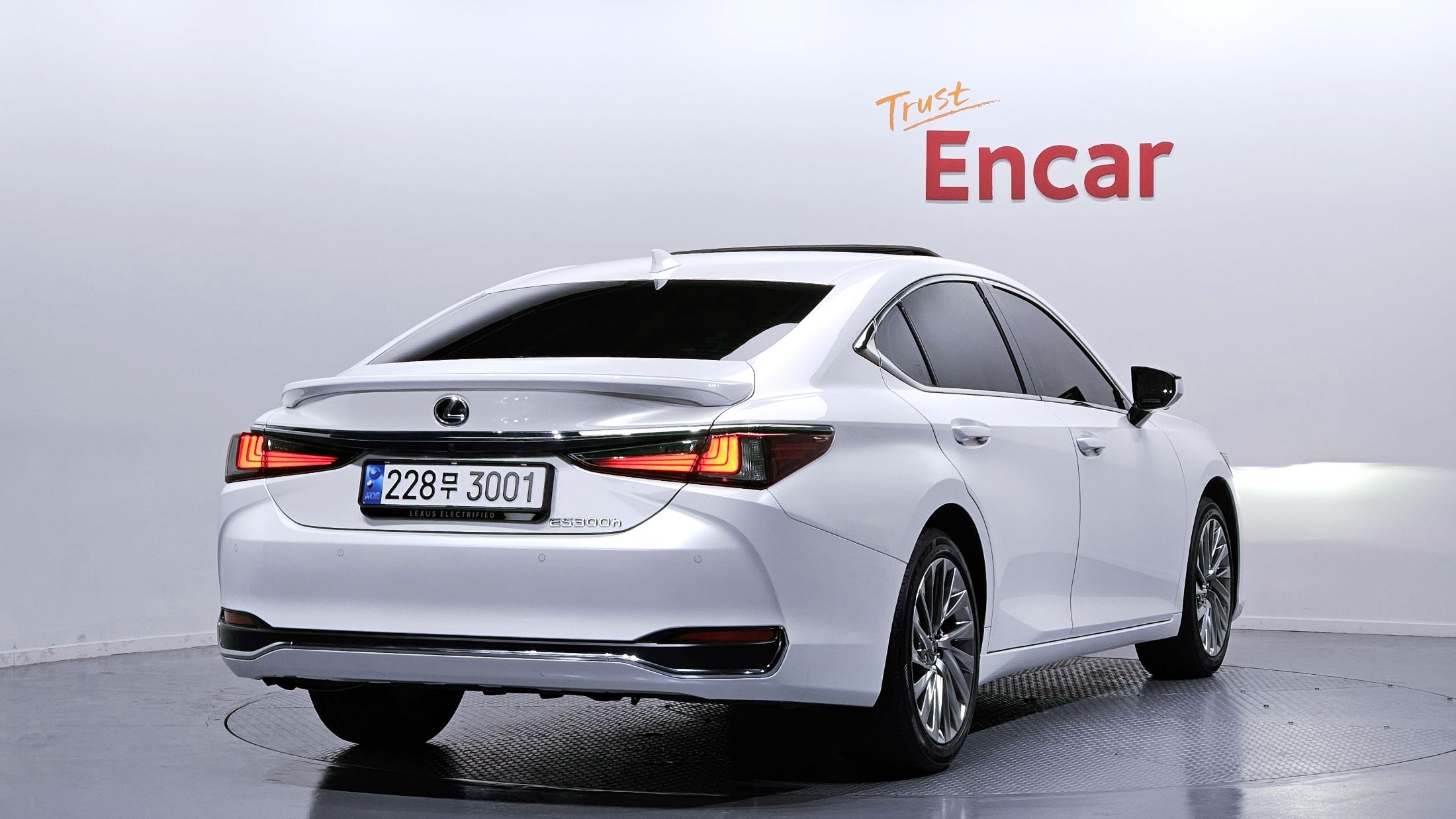 LEXUS ES300H 2024