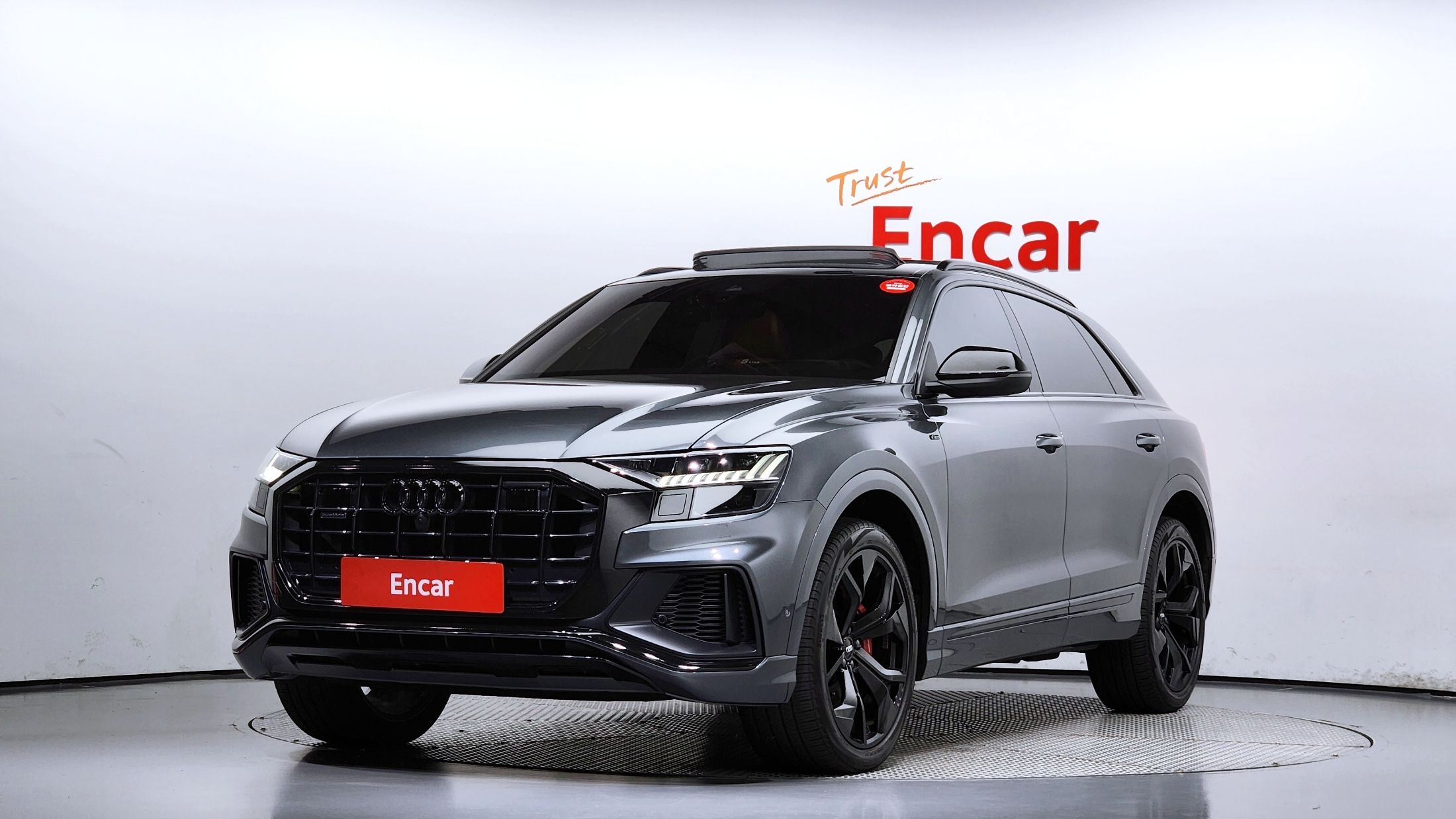 AUDI Q8 4M
