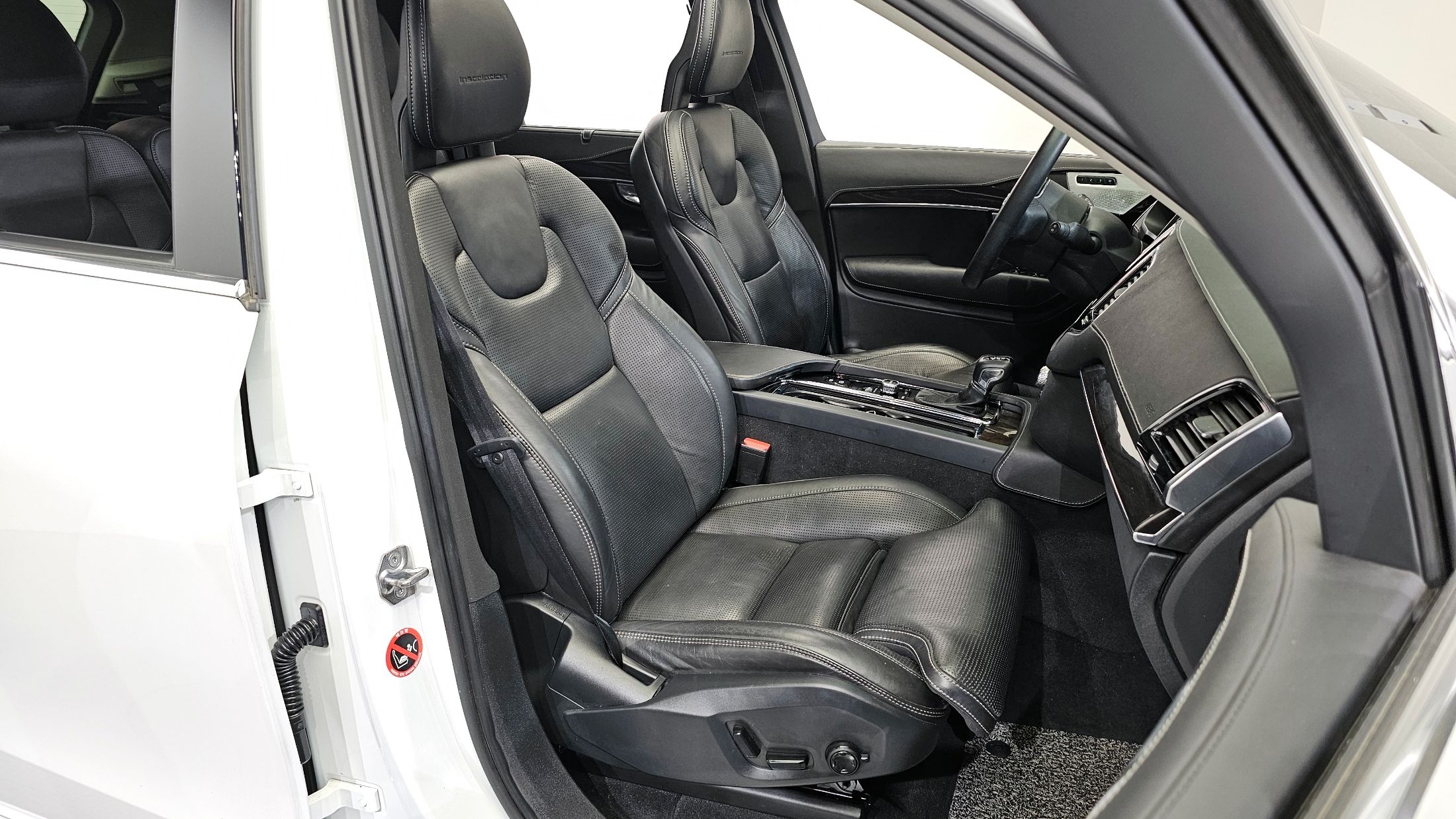 VOLVO XC90 2016