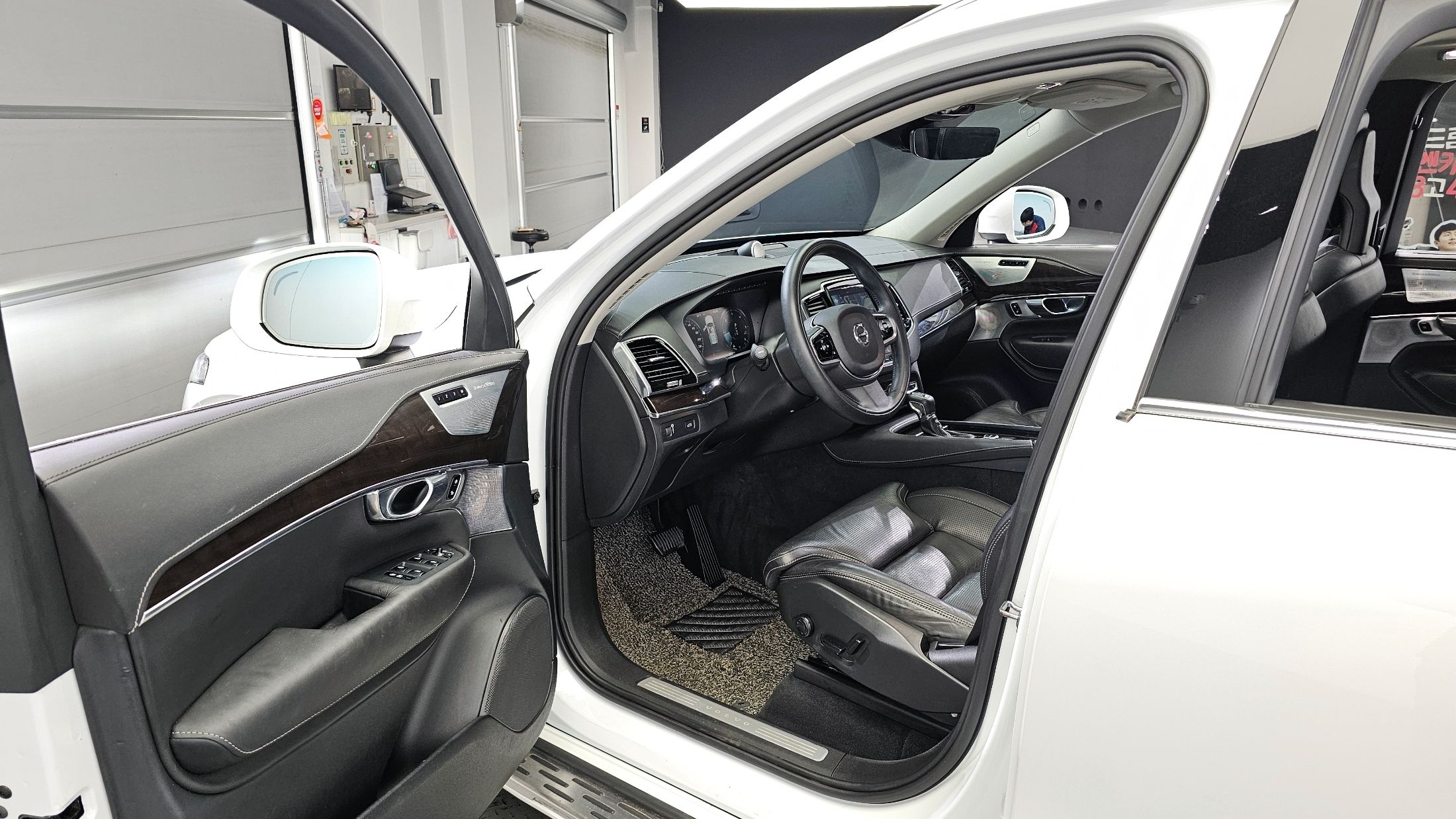 VOLVO XC90 2016