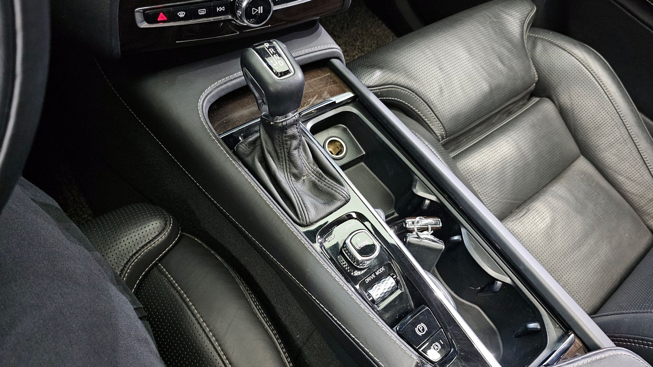 VOLVO XC90 2016