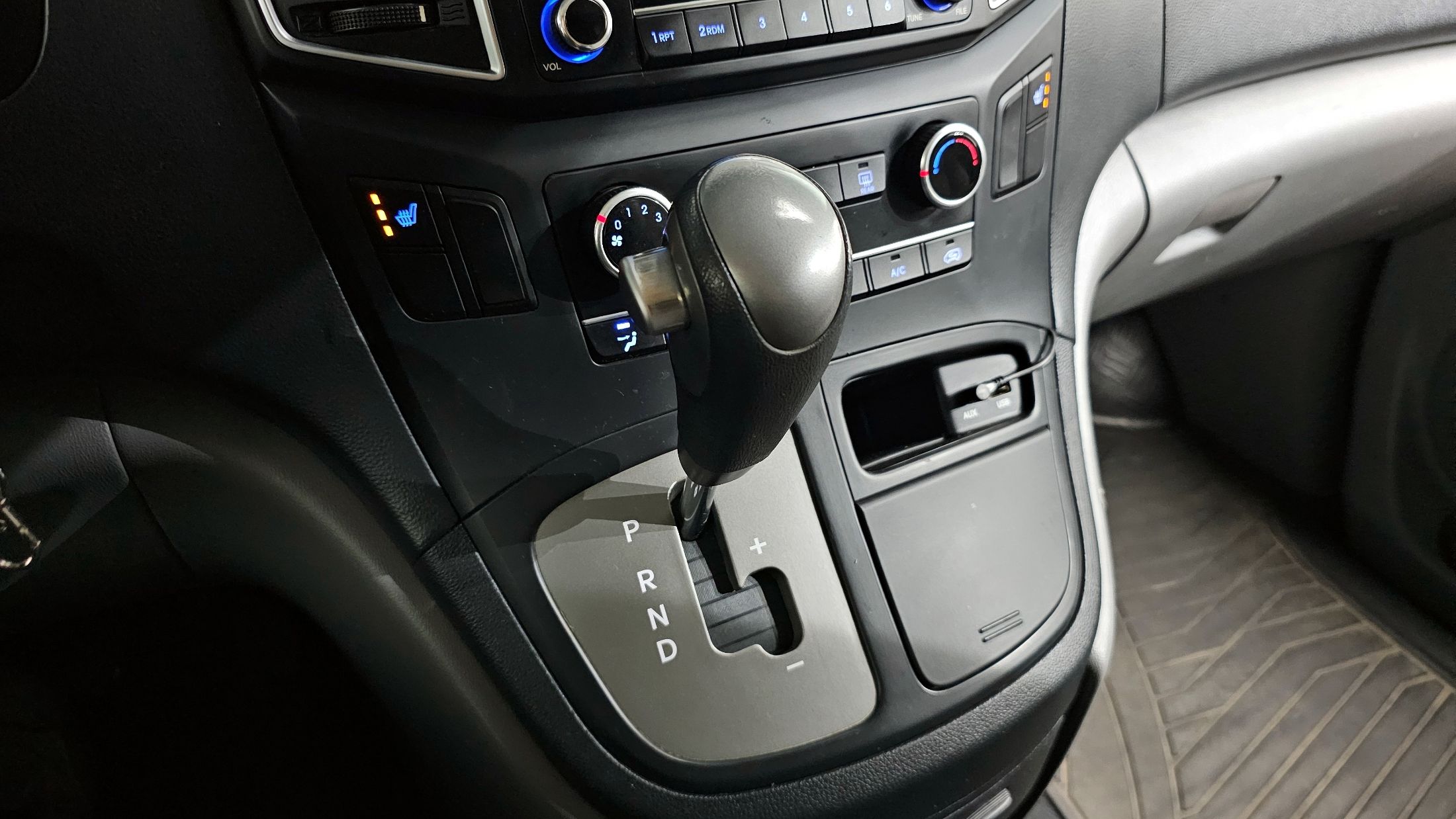 HYUNDAI STAREX GRAND 2017