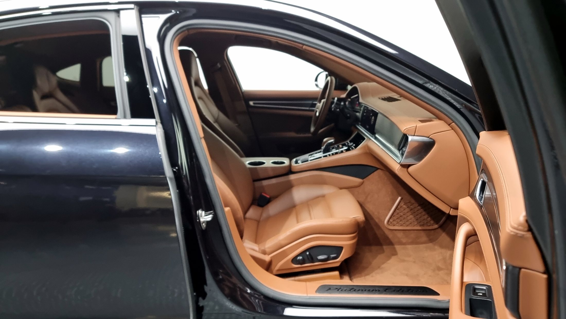 PORSCHE PANAMERA 971 2023