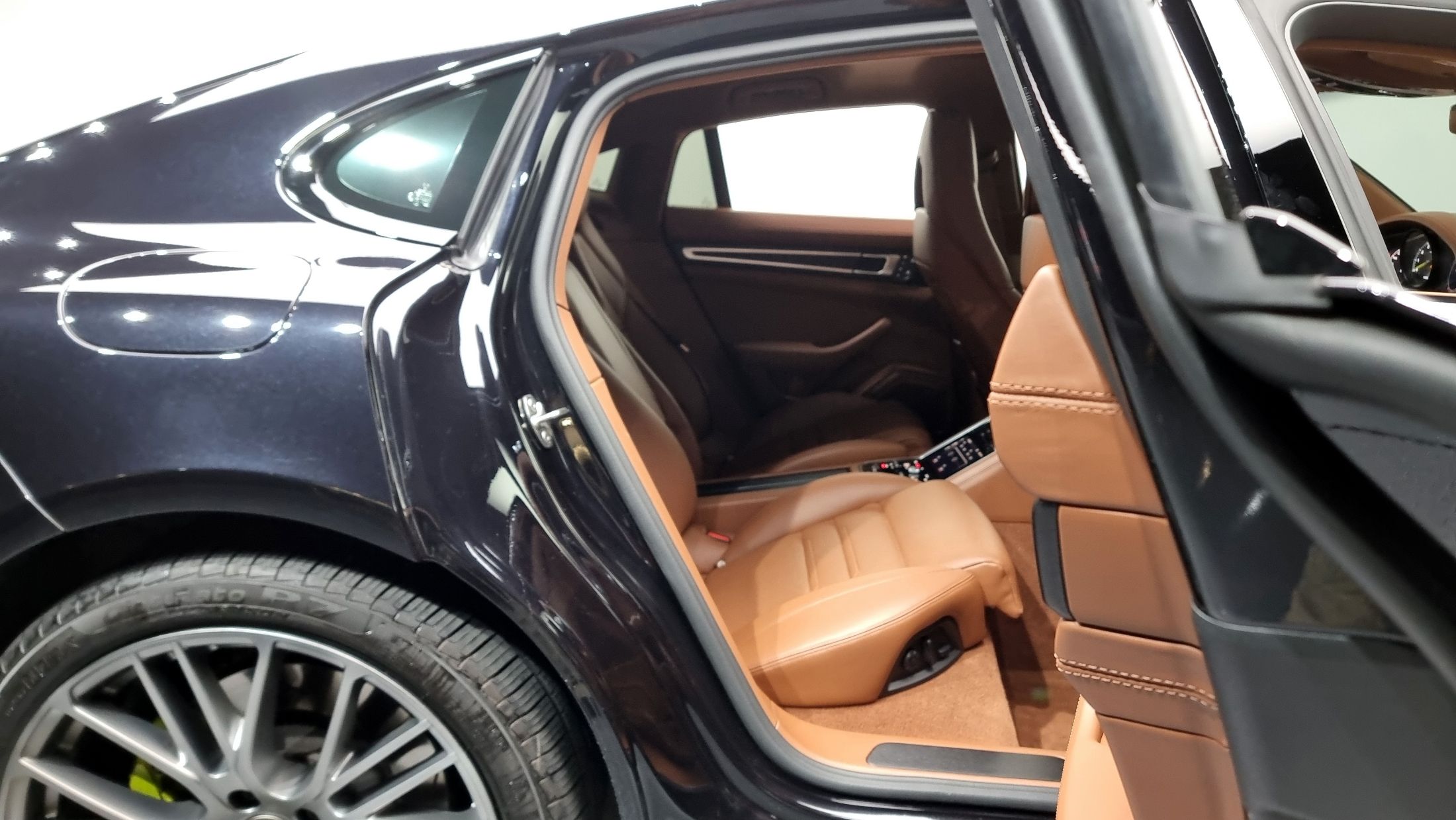 PORSCHE PANAMERA 971 2023