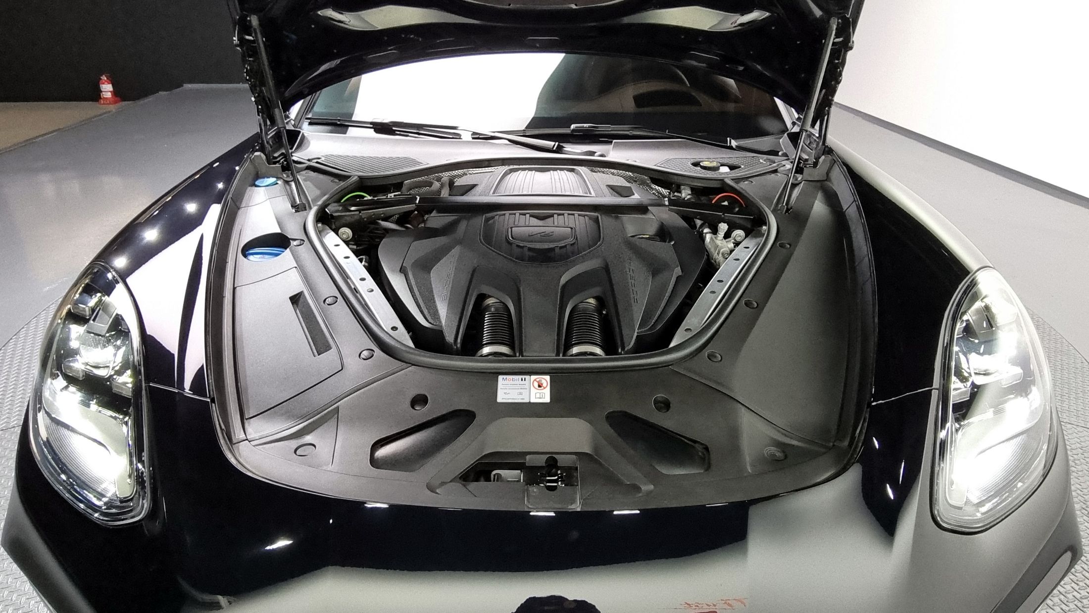 PORSCHE PANAMERA 971 2023