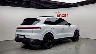 PORSCHE CAYENNE PO536 2023