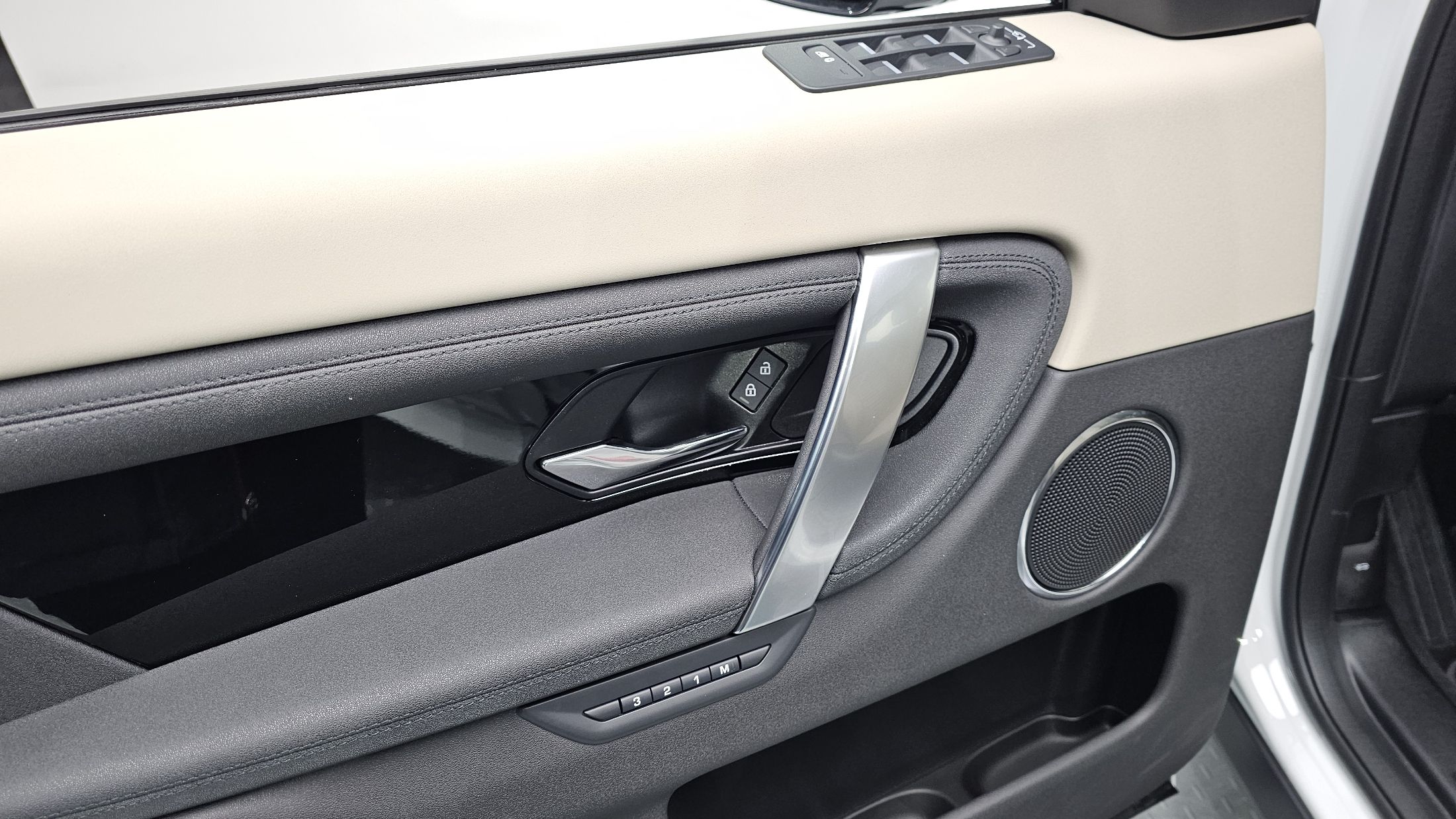 LAND ROVER DISCOVERY SPORT 2024